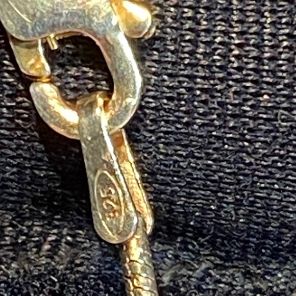 Sterling Silver Fleur-de-lis Pendant & Chain - Picture 7 of 16